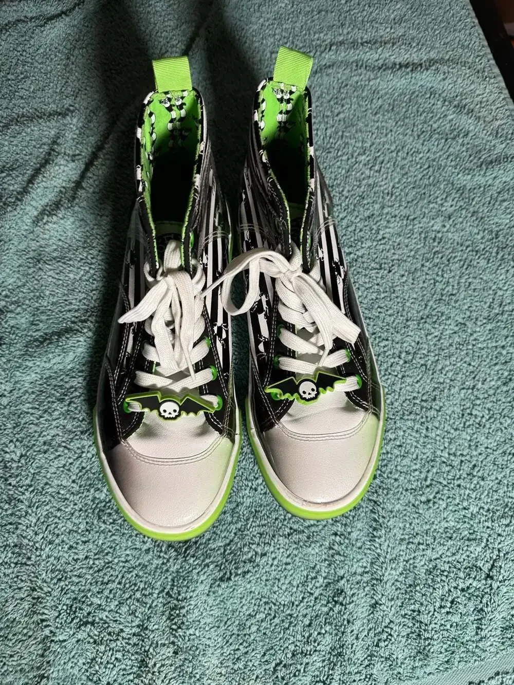 Beetlejuice It's Show Time High Top Sneakers Size 8